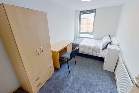 6 bedroom flat to rent - Photo 3