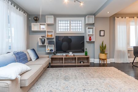 For Lease - 161 Indian Grove, Toronto, Ontario - Photo 5