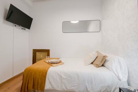 Plaza de la Cebada, Madrid, Community of Madrid 28005 - Photo 2