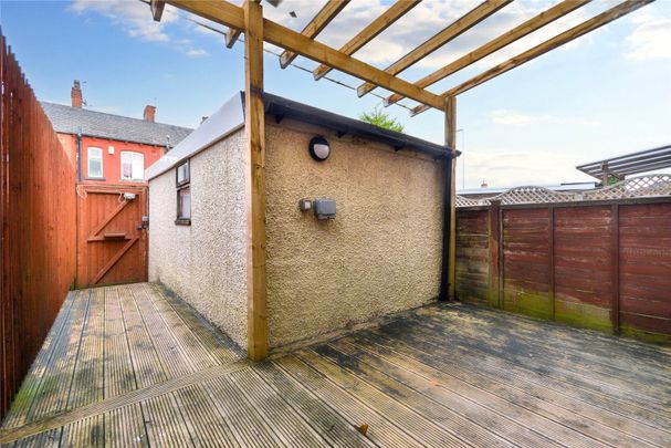 67, Cross Flatts Place, Leeds, West Yorkshire, LS11 7JN - Photo 1