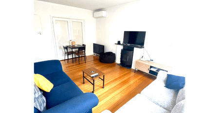 3-BEDROOM FULLY FURNISHED UNIT IN STKILDA EAST WITH TRAM AND WOOLWORTHS AT DOORSTEP. UNIT COMES WITH AN AIRCON+ BALCONY - Photo 2