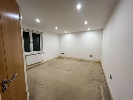 2 bedroom ground floor flat to rent - Photo 5