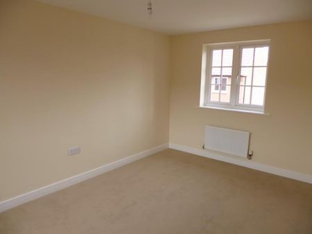4 bedroom detached house to rent - Photo 3