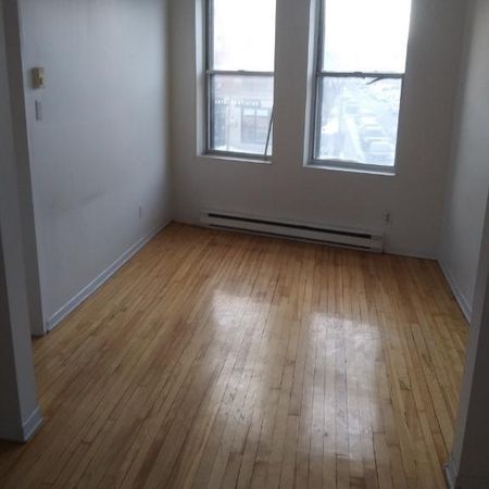 NDG 2 Bedroom apt - Photo 4