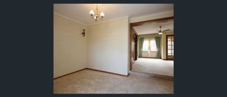 Lovely 2 Bedroom Family Home - Photo 4