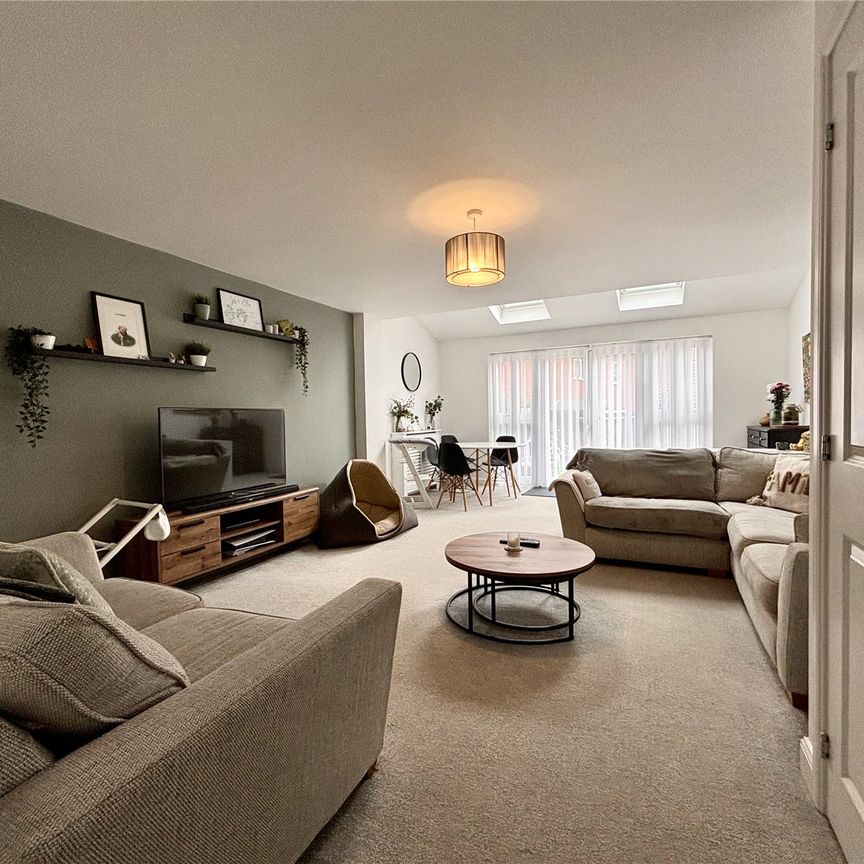 Barton Row, Hook, Hampshire, RG27 - Photo 1