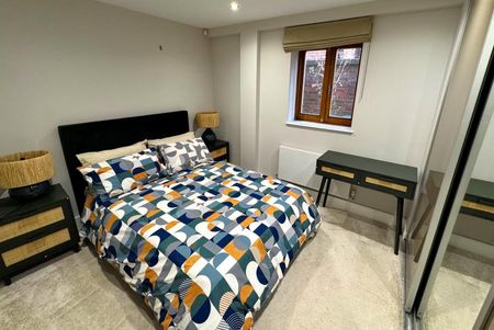 Pyrford Road, West Byfleet, Surrey, KT14 - Photo 5