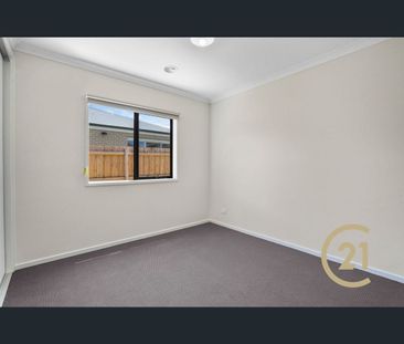 13 Sparrowhawk Crescent, Deanside, Vic 3336 - Photo 1
