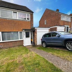 Willow Waye, Eythorne, CT15 - Photo 2