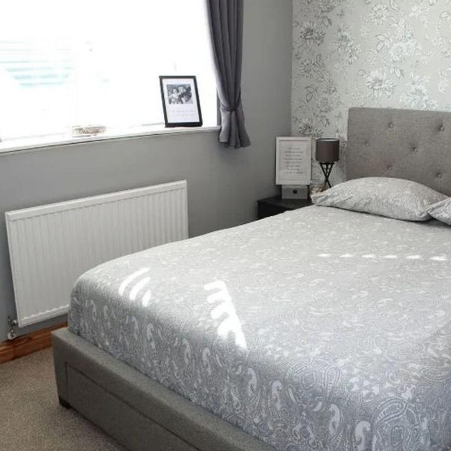 2 bedroom link detached house to rent - Photo 1