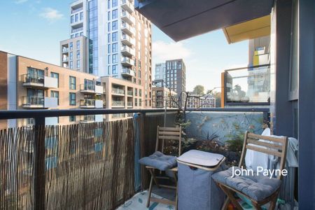 Parkside Avenue, London, SE10 - Photo 2