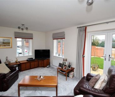 4 bedroom detached house to rent - Photo 6