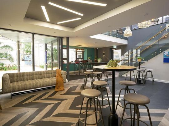 1 bedroom in a flat share to rent - Photo 1