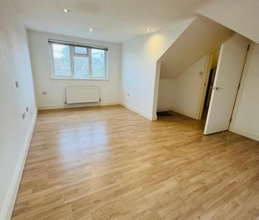 3 bedroom flat to rent - Photo 3