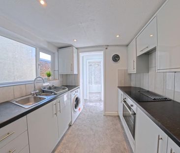 5 bedroom terraced house to rent - Photo 5