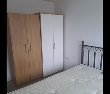 1 Bed Flat, Mcclintock House, LS10 - Photo 5