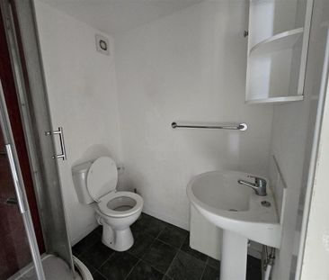 1 bedroom in a house share to rent - Photo 6