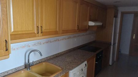 Piso de alquiler en Carrer Reina Maria Cristina, 47, Avenida de Abril - 9 de Octubre - Photo 5