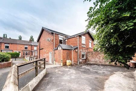 Station Road, Haydock, WA11 - Photo 2