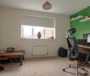 3 bedroom end of terrace house to rent - Photo 3
