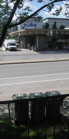 Grand 4 1/2 @ louer - face métro Viau / dernier étage - Photo 1