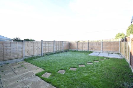 Dimple Gardens, Ossett - Photo 2