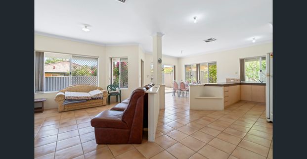 Great location and value - Photo 1