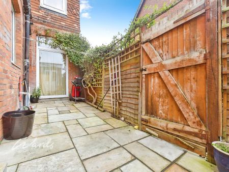 7 bedroom semi-detached house to rent - Photo 2