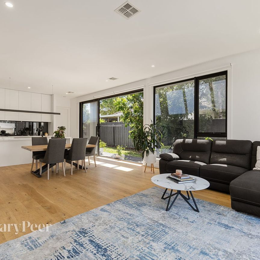 Spacious & Sun-Filled Family Living in Prime Bentleigh East Location - Photo 1