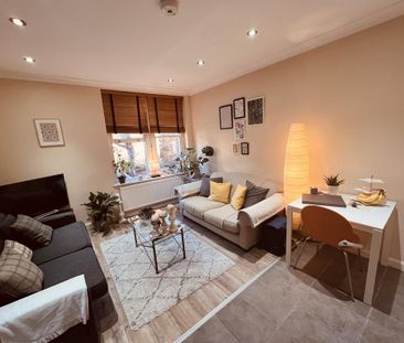 2 bedroom flat to rent - Photo 2