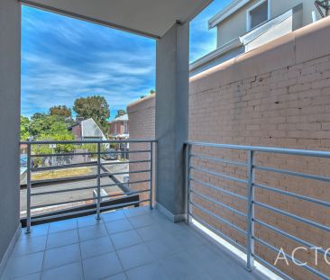 166B Tower Street, - Photo 6