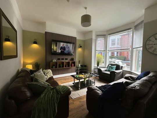 7 Bed Terraced House, Harringay Avenue, L18 - Photo 1