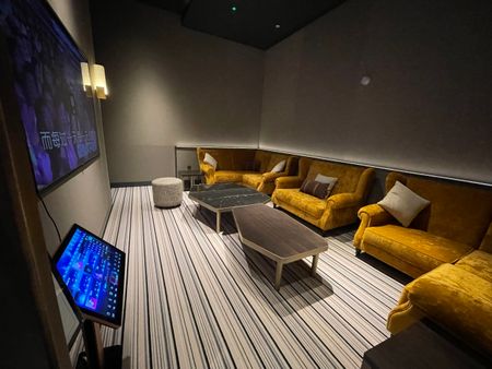 Block A, One Thames City, 8 Carnation Way, London, SW8 5FR - Photo 4