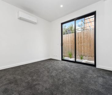 Beautifully Crafted Townhouse in a Premier Location - Photo 2