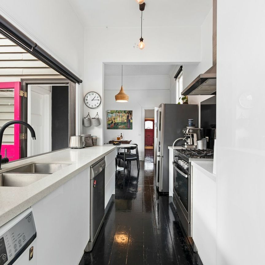 Register to Inspect // Charming Edwardian in the Heart of Seddon - Photo 1