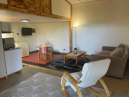 Fully Furnished Studio - Rural views - Photo 2