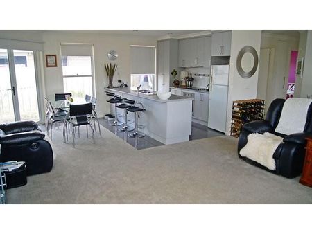 1/1 Washington Drive, Devonport TAS 7310 - Photo 2