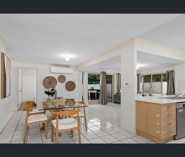 A True Gem In Sought After Carseldine Area - Photo 6