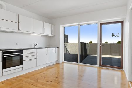 Skøn lejlighed med stor, privat altan på øverste etage - Foto 5