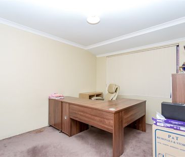 $900/w Spacious 4x2 Family Home in Canning Vale! - Photo 6