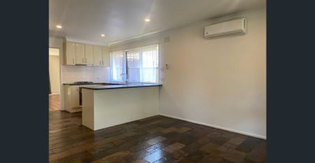 Recently renovated for a fresh, modern feel throughout ! - Photo 4