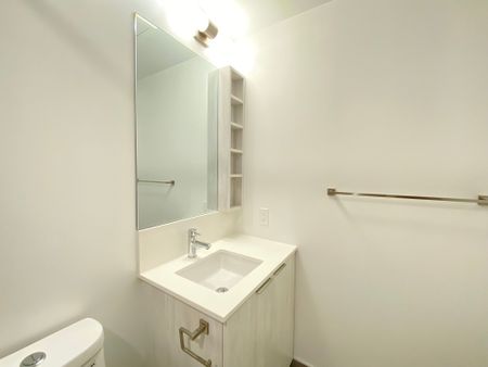 For Lease - 8 Wellesley Street Unit# 2216, Toronto, Ontario - Photo 3