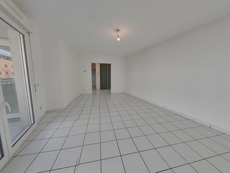 COQUET 3 PIÈCES + CUISINE DE 62,92 M2 AVEC GARAGE ECHIROLLES "LES JARDINS DE BERLIOZ" RUE NORMANDIE NIEMEN - Photo 3