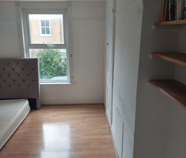 Room in a Shared House, Winslade Road, SW2 - Photo 3