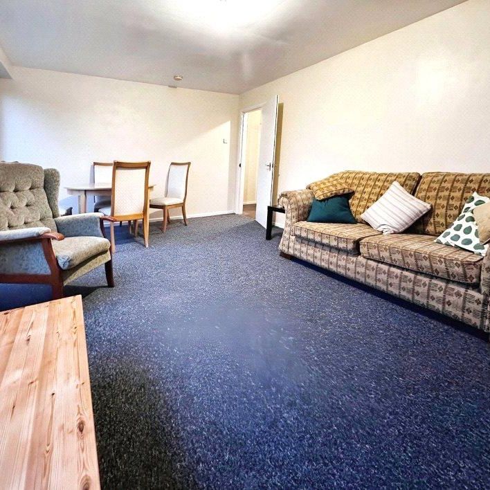 5 bedroom flat to rent - Photo 1