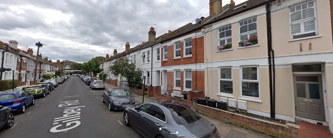 Studio Flat, Gilbey Road, SW17 - Photo 1