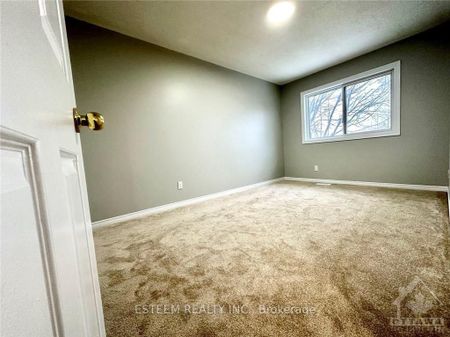 For Lease - 1464 BASELINE Road, Meadowlands - Crestview and Area, Ontario - Photo 2