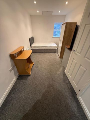 Studio to rent - Photo 5