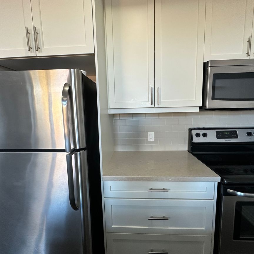 For Lease - 2352 Natasha Circle, Oakville, Ontario - Photo 1