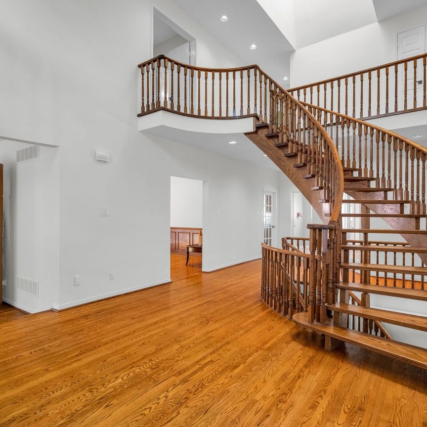 For Lease - 34 Barclay Court, Markham, Ontario - Photo 1